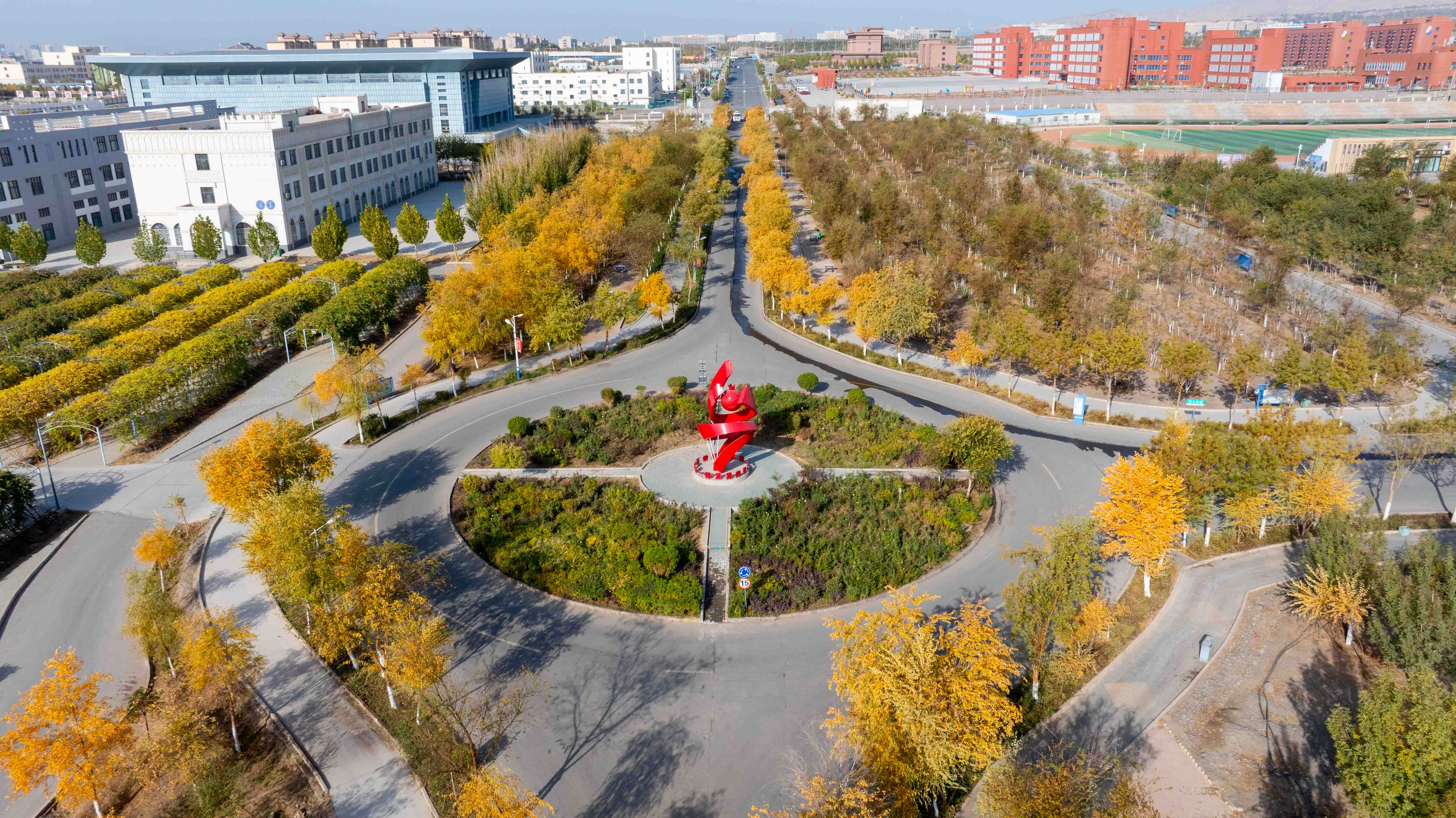 红石榴中心花园秋景